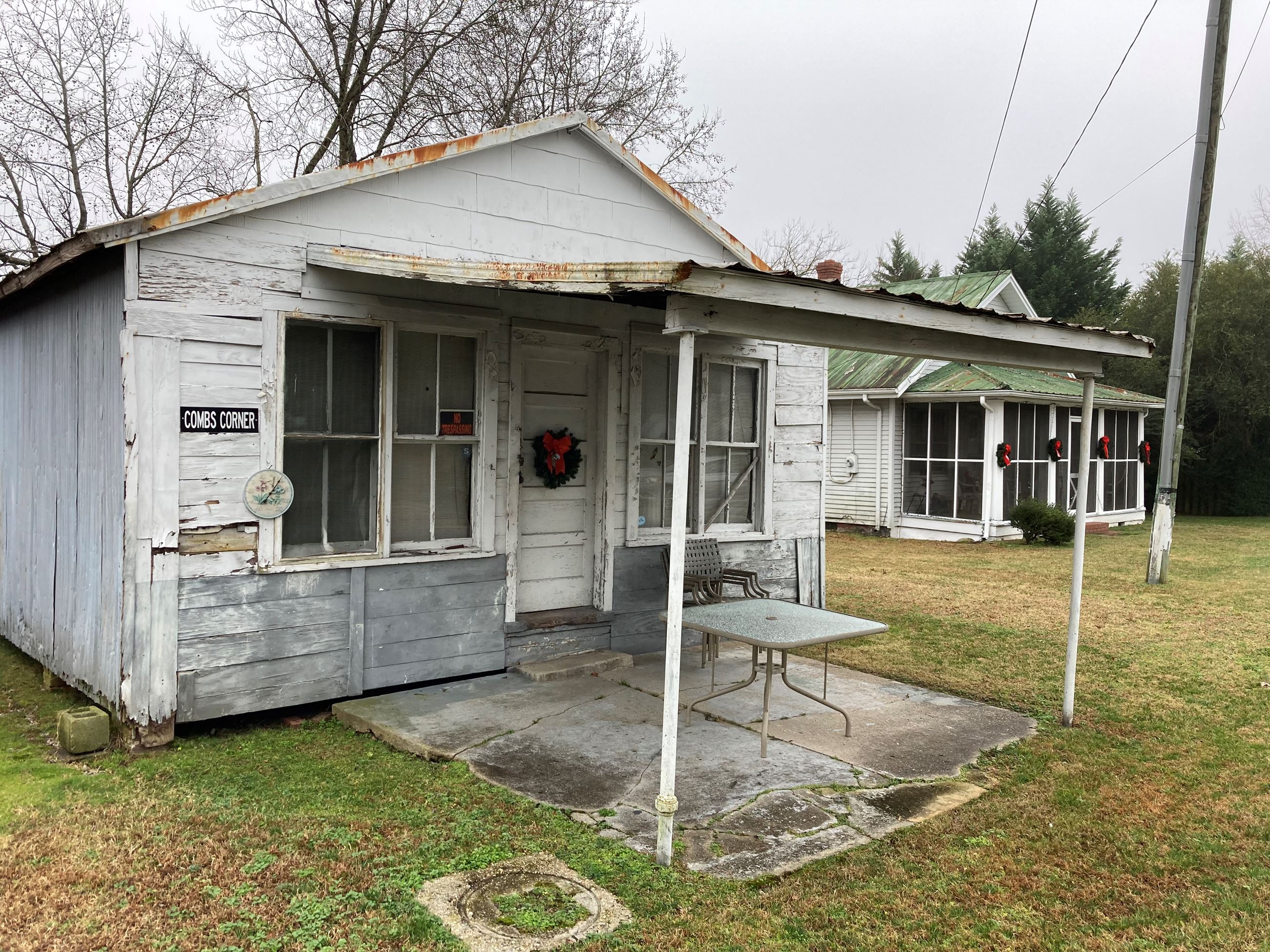 Combs Corner Store - Before